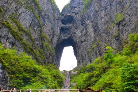 长沙.韶山.张家界.袁家界.天门山.玻璃栈道.凤凰古城.湘西苗寨 双飞7 日